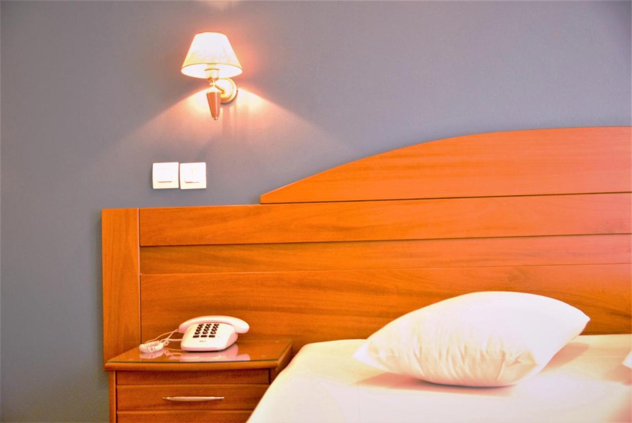 เวียนน่า โฮเต็ล Hotel เอเธนส์ ภายนอก รูปภาพ